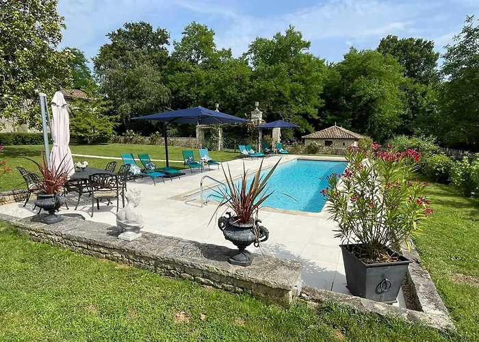 Hermitage, Villeblanche La Chapelle-Pouilloux