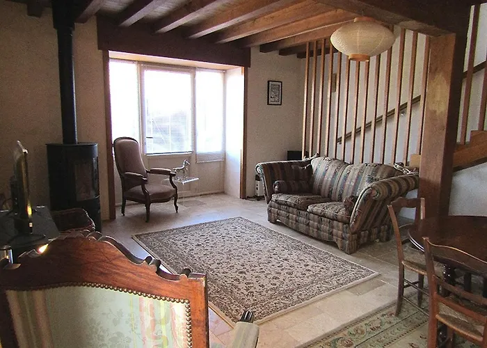 Hermitage, Villeblanche * La Chapelle-Pouilloux