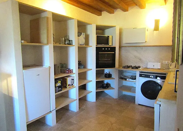 Hermitage, Villeblanche La Chapelle-Pouilloux